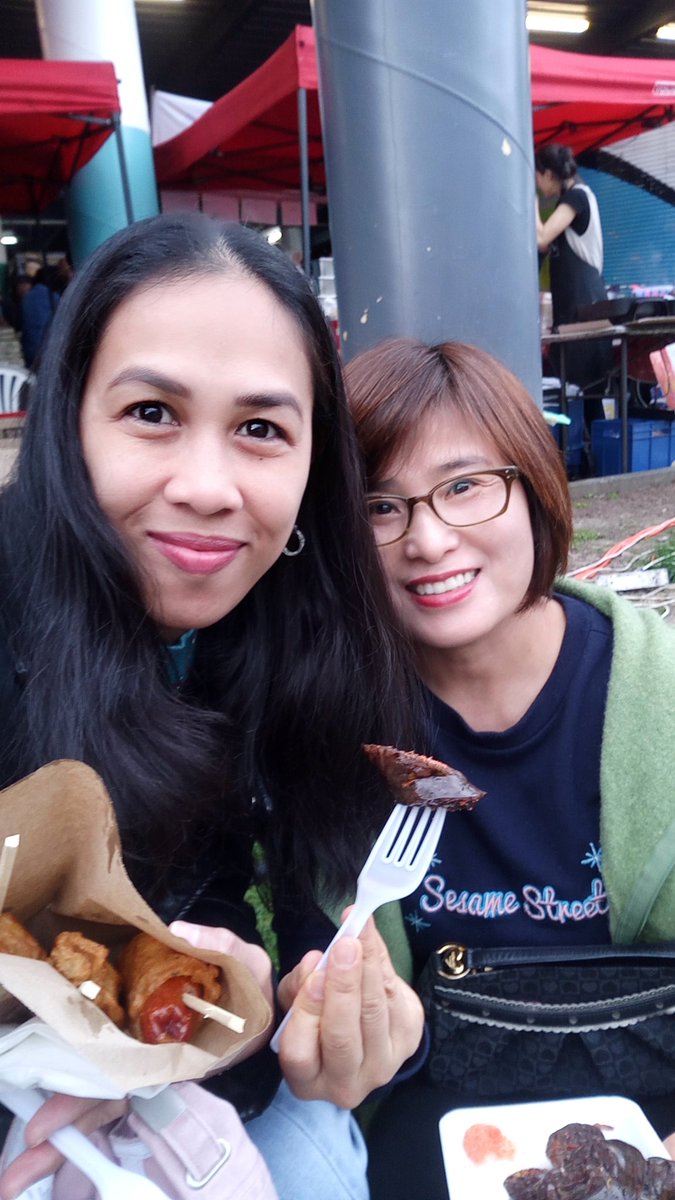 yamzy613's tweet photo. #koreanfoodnightmarket #mukbang #soondae #hotba #crispychicken https://t.co/jlbE0OQbUf