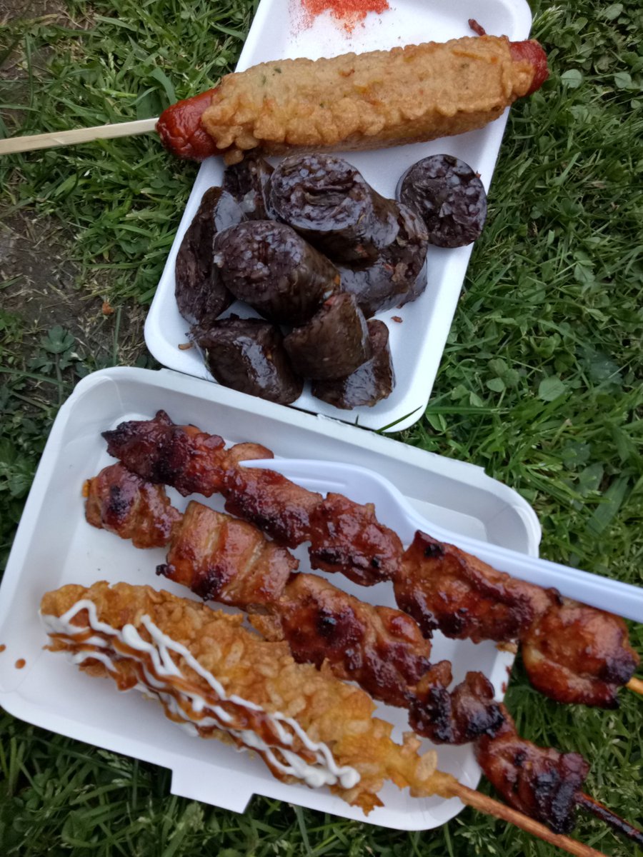 yamzy613's tweet photo. #koreanfoodnightmarket #mukbang #soondae #hotba #crispychicken https://t.co/jlbE0OQbUf