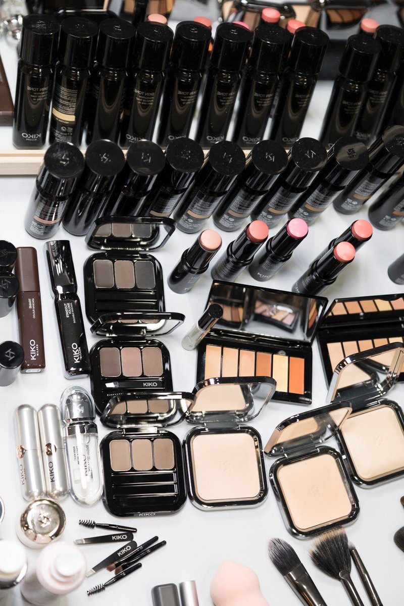 Milan Fashion Week <a href="/NUMEROVENTUNO/">numeroventuno</a> defilesi backstage'i, sezonun cilt trendlerini ele veriyor: Minimal, canlı ve nemli görünümlü 
#KIKOLovesMFW
#KIKOxN21