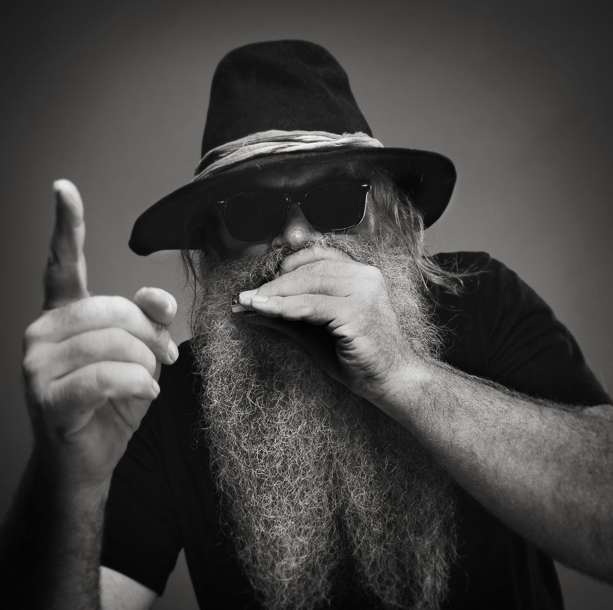 Join <a href="/BluesBroers/">Blues Broers</a>  at @caferoux1 on Saturday 6 October! Rob Nagel will treat you to some fine blues harp tunes!