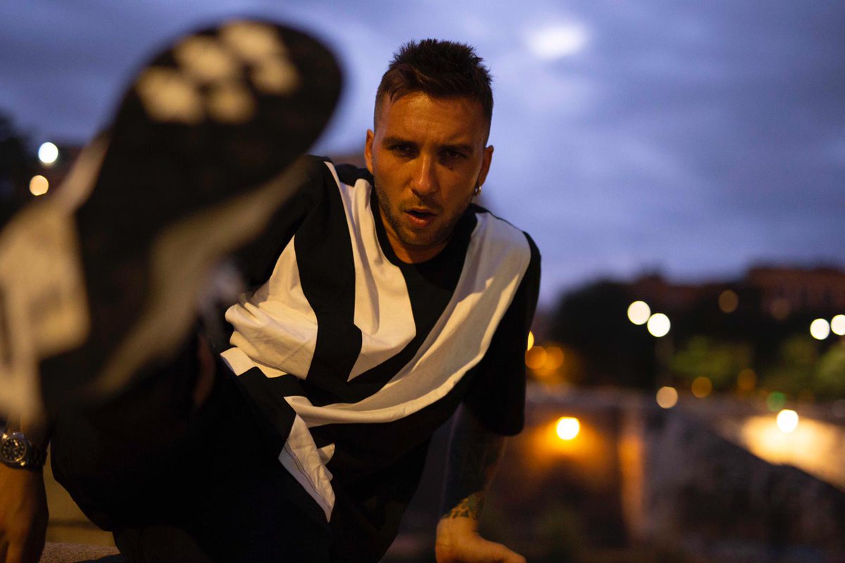 Honiro's tweet image. Il 4 ottobre @MattiaBriga sarà a Milano presso lo store #AwLab di Via Torino x la presentazione delle nuove @Reebok Aztrek