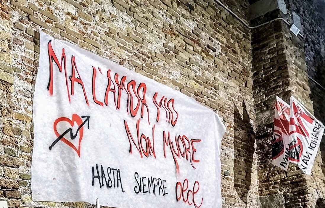 global_project's tweet image. AD OLOL
Un anno fa ci lasciavi, ma continuerai a vivere in tutto quello che facciamo, nella passione che c’è in ogni lotta, nel fervore che c’è in ogni assemblea, nell’amore che c’è in ogni sorriso. 
Hasta siempre Olol!