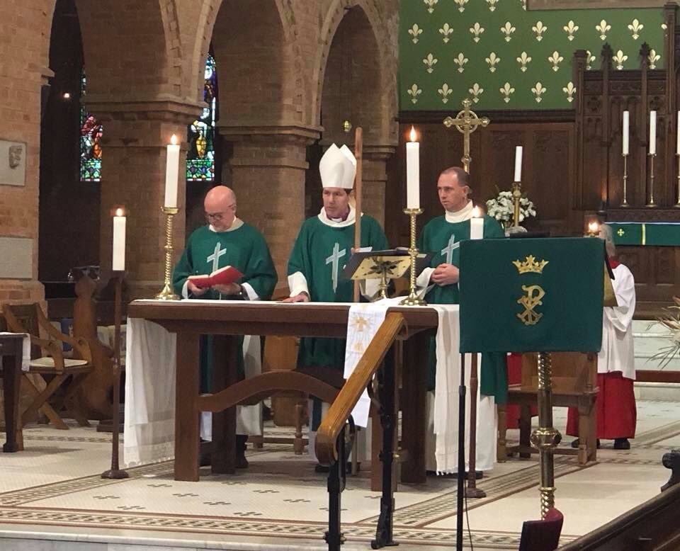 Dr Stephen Lake and Quinn Humphreys serving as Deacon and Subdeacon at @graftoncathedra this morning with the newly consecrated Bishop <a href="/MurrayAHarvey/">Dr Murray Harvey</a>. Thanks to @gregjenks