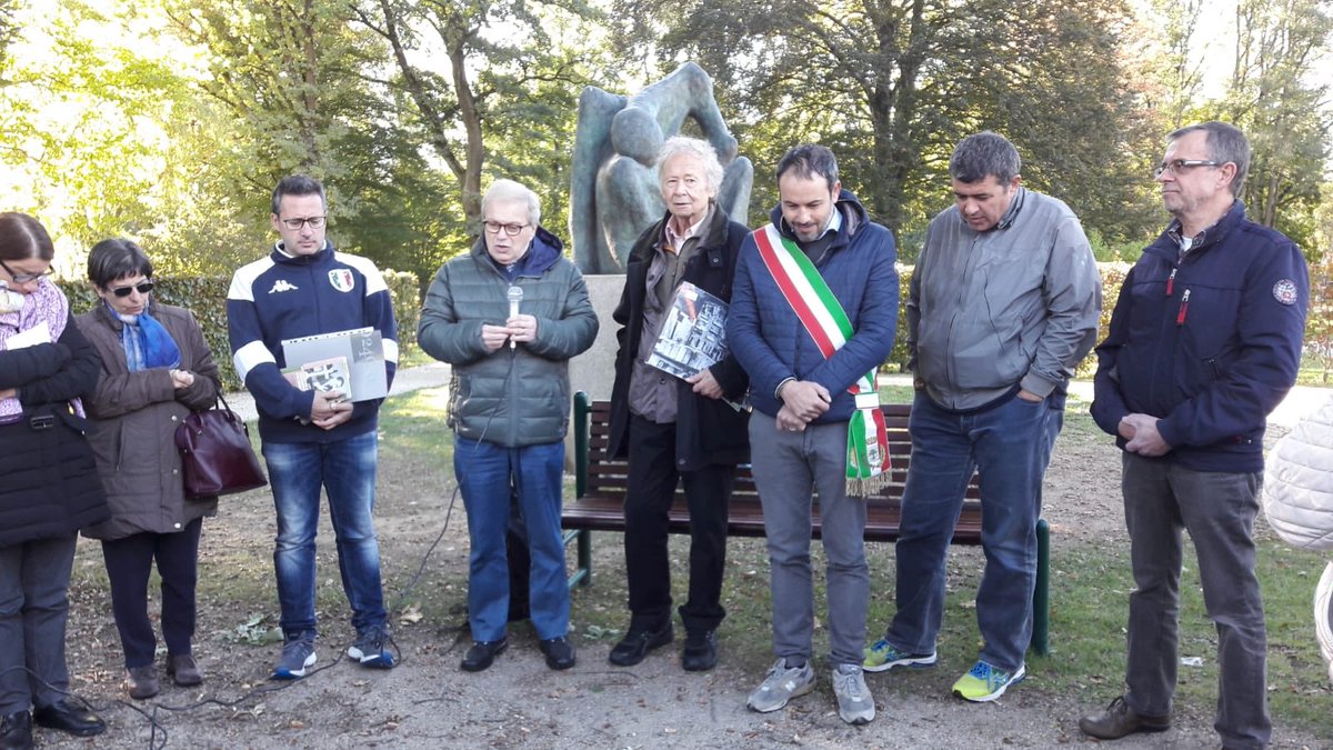 Questa mattina ad Hersbruk a ricordare #OdoardoFocherini e #TeresioOlivelli davanti al monumento di V.Bocchetta loro compagno nel campo di concentramento.