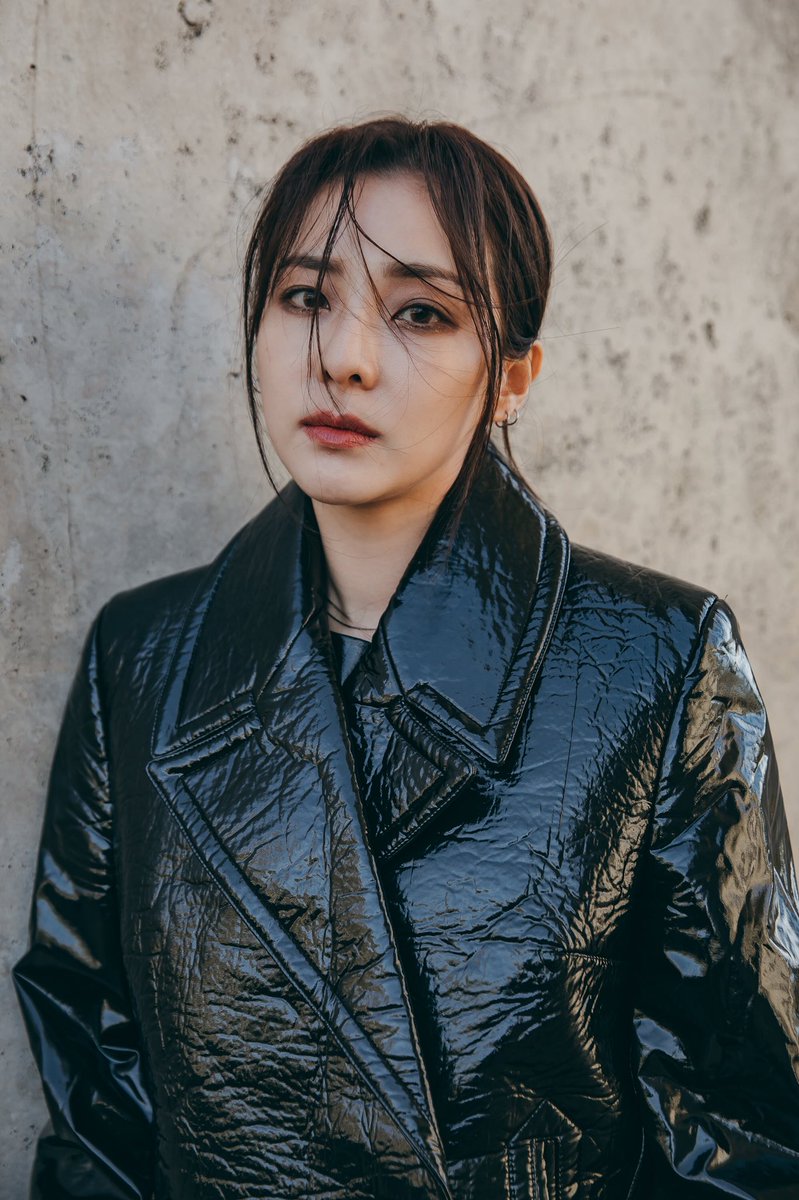 AnisaANP's tweet photo. mobster woman #MFR2 RT @krungy21: Haider Ackermann #pfw #dara photo by #jaylim 🙏🏻 https://t.co/Vh41u9J1jO