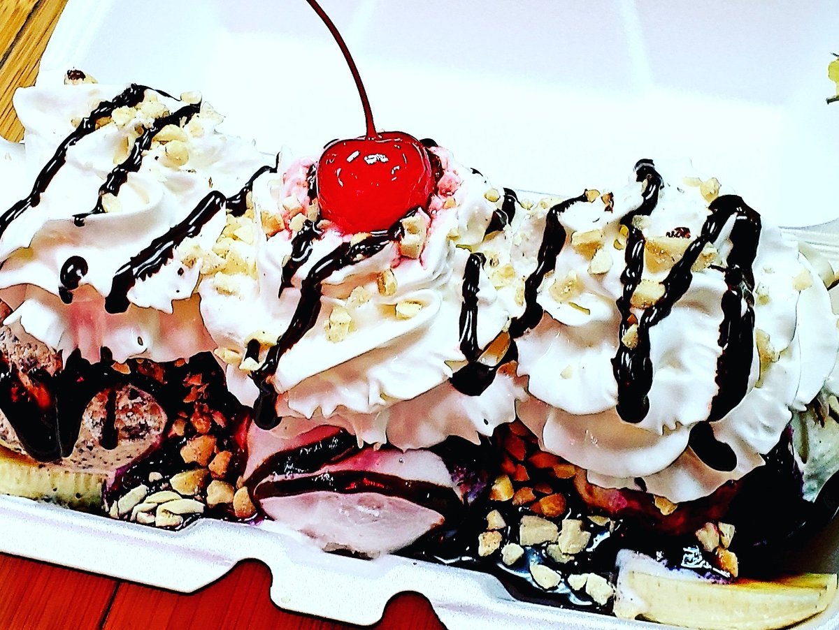 LongCream's tweet image. BANANA SPLIT