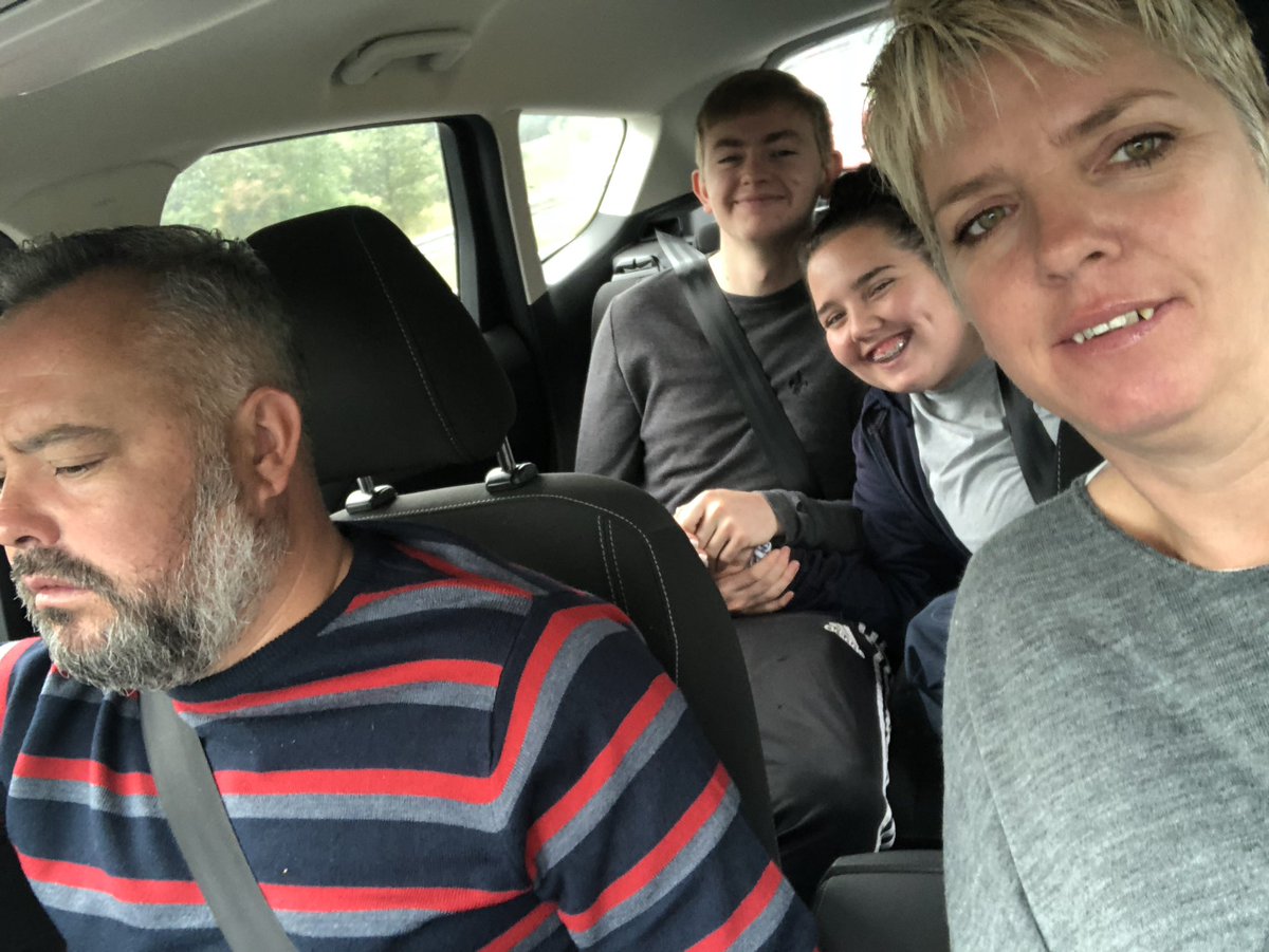 zoemarshhughes's tweet photo. Taking kids to airport ❤️@dewimarshhughes @alysanniex #firsttimeabroad #firsttimeflying @dannydean_1997 #haveagreatholiday https://t.co/pzAgm1EYxY