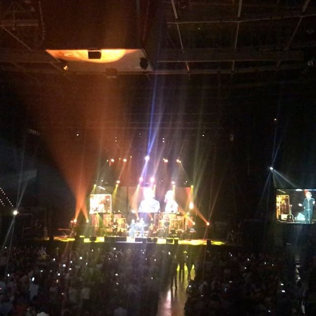 RaphaelSpace_Cl's tweet photo. patxipelusa10: #raphael #conciertazo #espectacular #conmimami
VIDEO: https://t.co/cvKZMTvR20
@RAPHAELartista https://t.co/gsmbpDlsbq