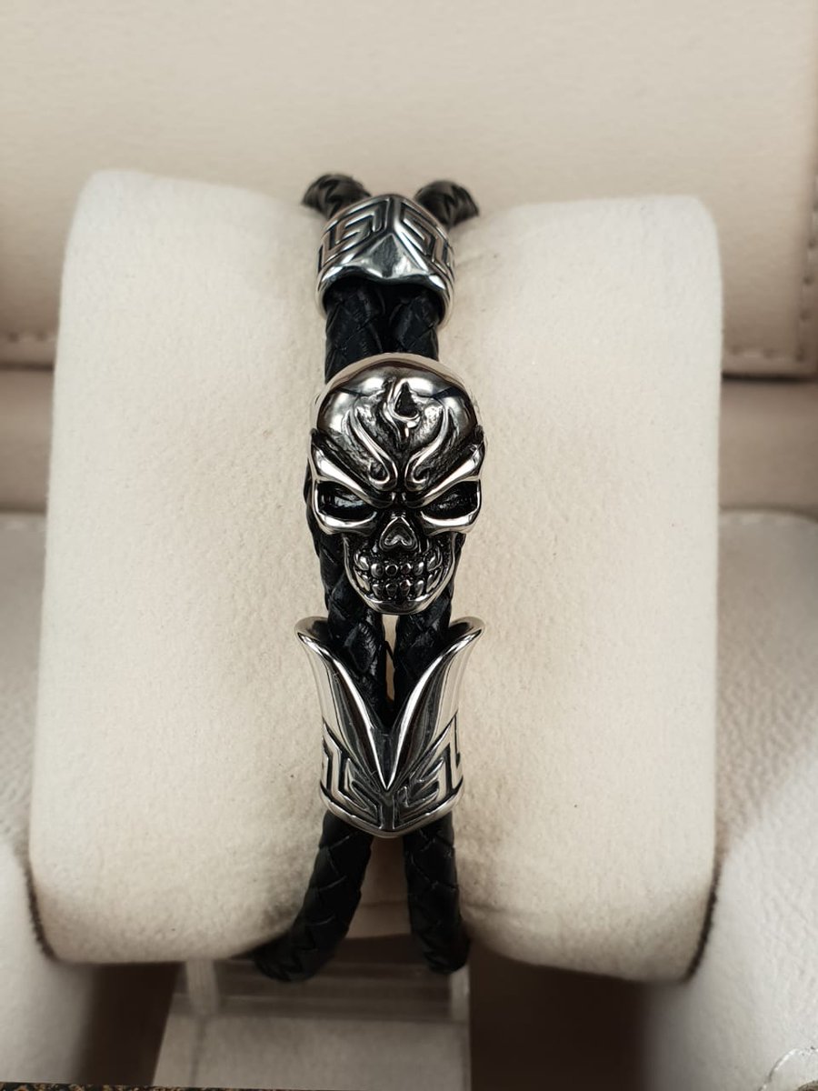 مندوبة ساعات💫 (@ksa____r) on Twitter photo 