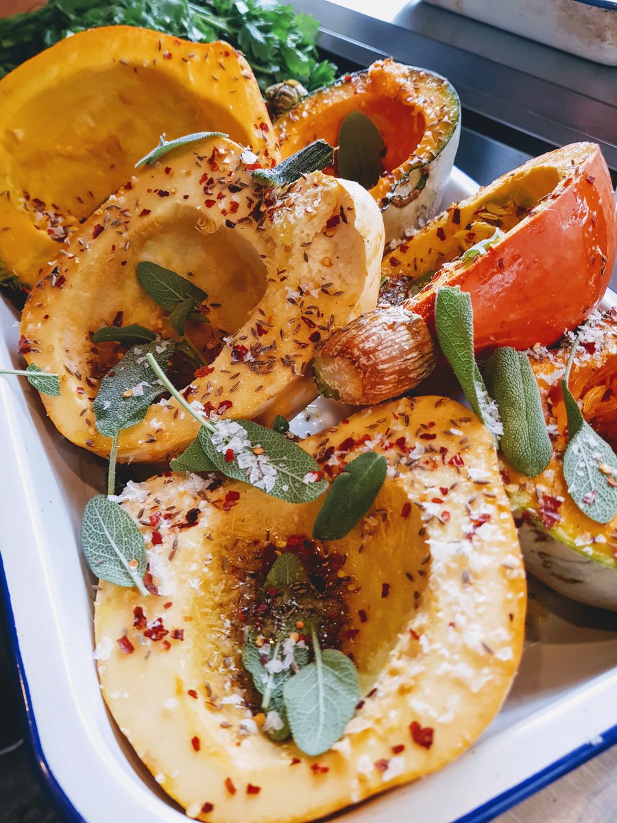 J0hn_Cook's tweet photo. Beautiful autumn squash marinating in @RensPantry cumin seed, chilli flakes &amp; sage ready for the wood fired oven @dusty_knuckle 
Collaboration feast is in full swing!!!
@MrsDIRTpopup https://t.co/OmVPEsvWc8