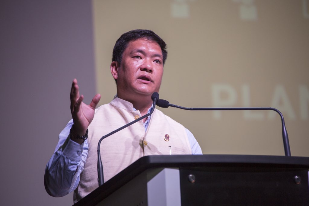 PemaKhanduBJP's tweet photo. I have announced during @AtalConclave that Students can volunteer as ‘preraks’ to spread awareness about centre state flagships programmes so that it’s benefit reaches the last person. Those ready to volunteer will be paid Rs 5000 per month. @PMOIndia https://t.co/5WFjevj45j