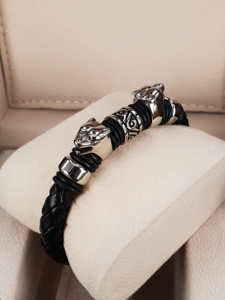 مندوبة ساعات💫 (@ksa____r) on Twitter photo 