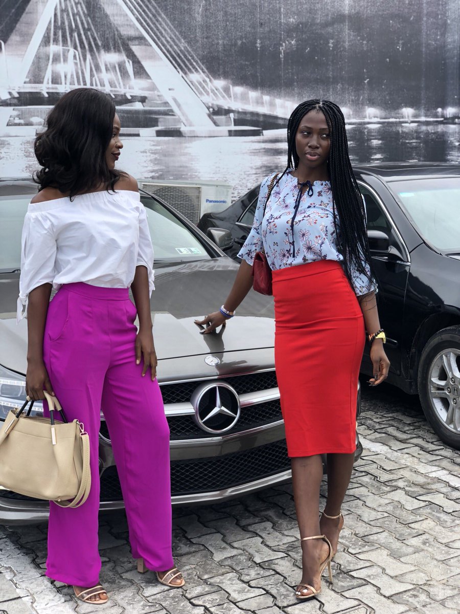 Blessedniru_'s tweet photo. Have a beautiful Sunday ๐ #latestgraduates #unilaggraduates #favouredones https://t.co/wn9E7eXe9e