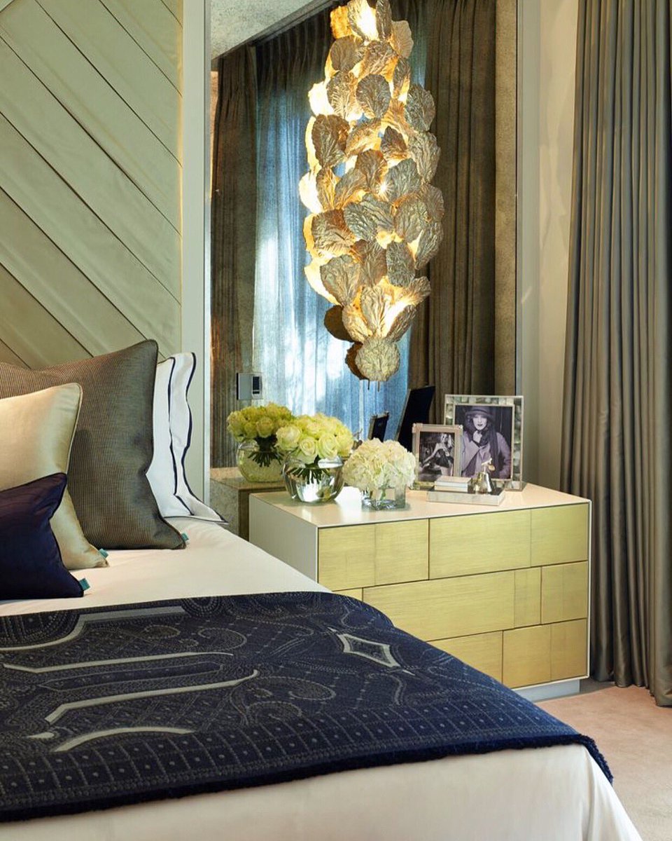 evitavonni's tweet photo. Polished lines with sophisticated hues and glamorous touches. With a subtle nod to a bygone era this master bedroom with refined modern craftsmanship truly denotes the essence of luxury. Featuring our Vivienne silk and wool throw. https://t.co/QMGbcbAEmK