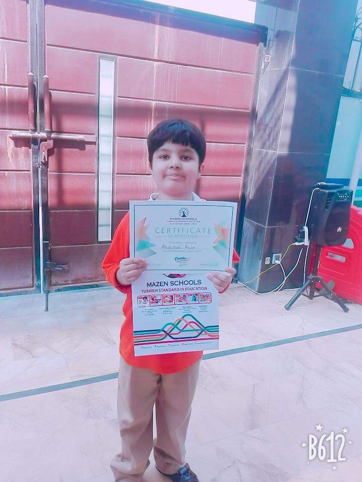 iamkhaani's tweet photo. Abdullah was awarded with the certificate for participation in English speech Competition along with gift hamper.
#2nd_position✌
#My_Son😘
#khaani_ki_jaan🌹
#khaani🇵🇰 https://t.co/knTExnYGZ3