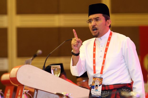 staronline's tweet photo. Don't drag party down, quit honourably, says Umno Youth chief
https://t.co/MFiCHadcRh https://t.co/Era6o1PVmE