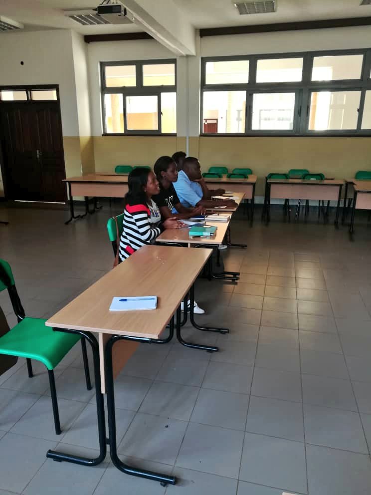 KtorIncubator's tweet photo. On Saturday, #KTOR had a lively session with trainees presenting reviews of book they had read and discussing interesting themes in the books. They were assigned other books to read. There is an improvement in public speaking. @Uni_Rwanda #Journalism #Rwanda @ygwet @PaquesG https://t.co/Zf3JhaRew0