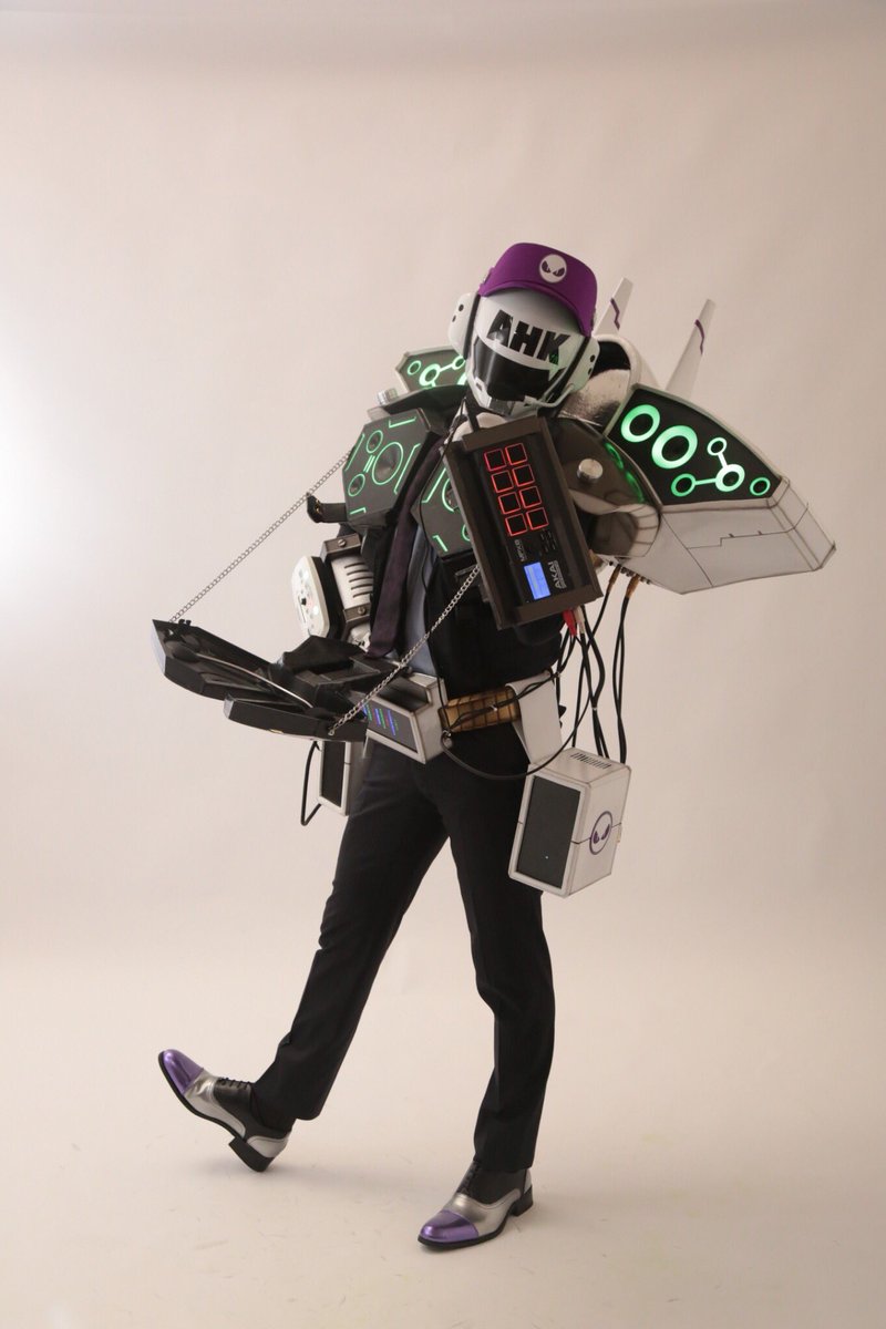 と言うわけでシャベリーマンでしたー！😃顔面にはAHKと記載がござい