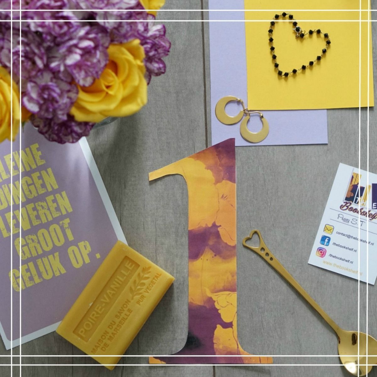 ThebookshelfTW's tweet image. Nog maar 1 dag te gaan, YASS! Ben jij ook altijd op zoek naar de nieuwste en leukste boeken in jouw favo genre? Vanaf morgen kun je eindelijk een boekenbox bestellen in jouw favo genre, met daarin het beste en nieuwste boek + een paar leuke bijpassende goodies. 

 #thebookshelf