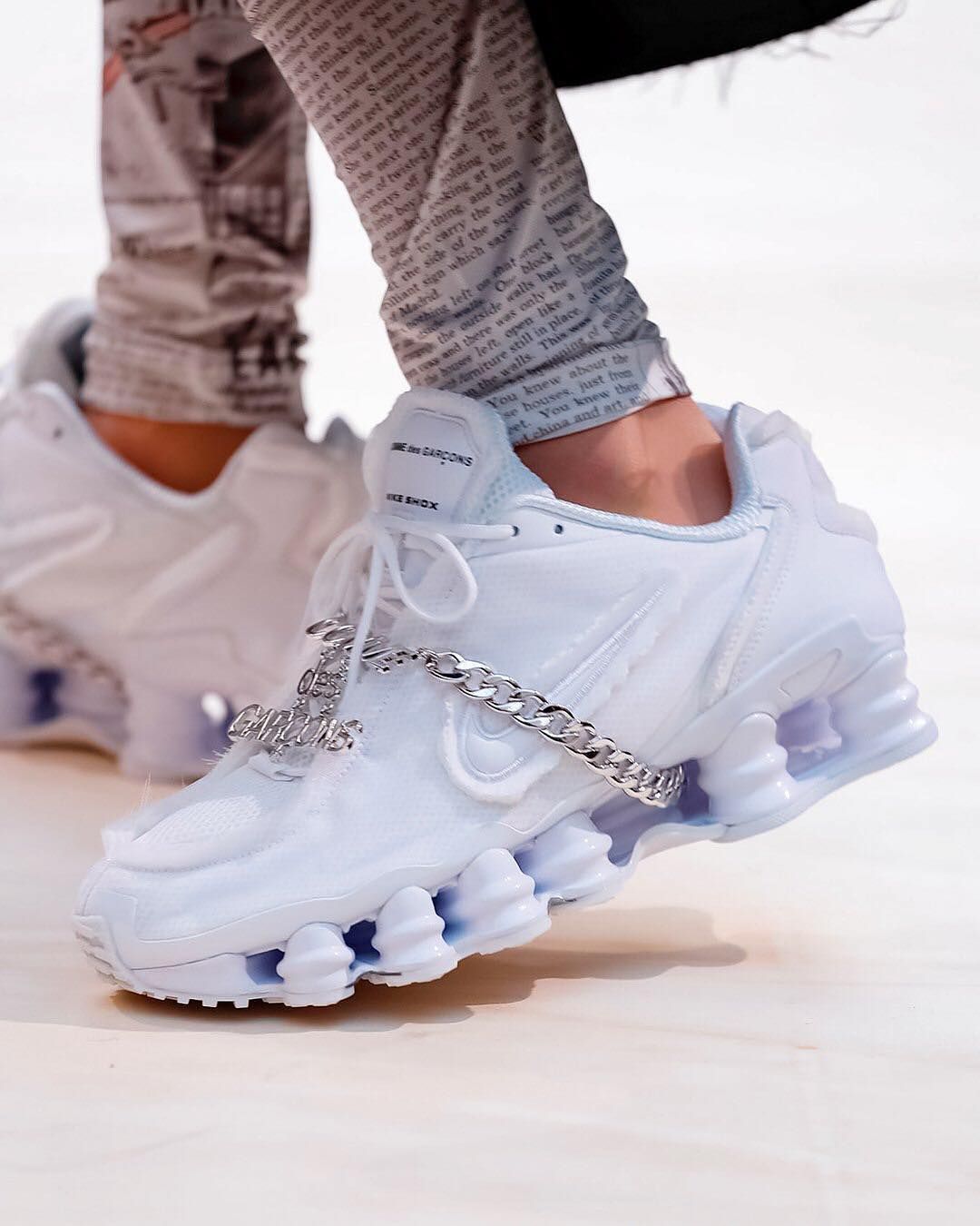 udvikle Disciplin Huddle The Drop Date on Twitter: "COMME DES GARCONS are set to collaborate with  the SWOOSH on the NIKE SHOX as part of the SS19 COLLECTION... What are your  thoughts on CDG's take