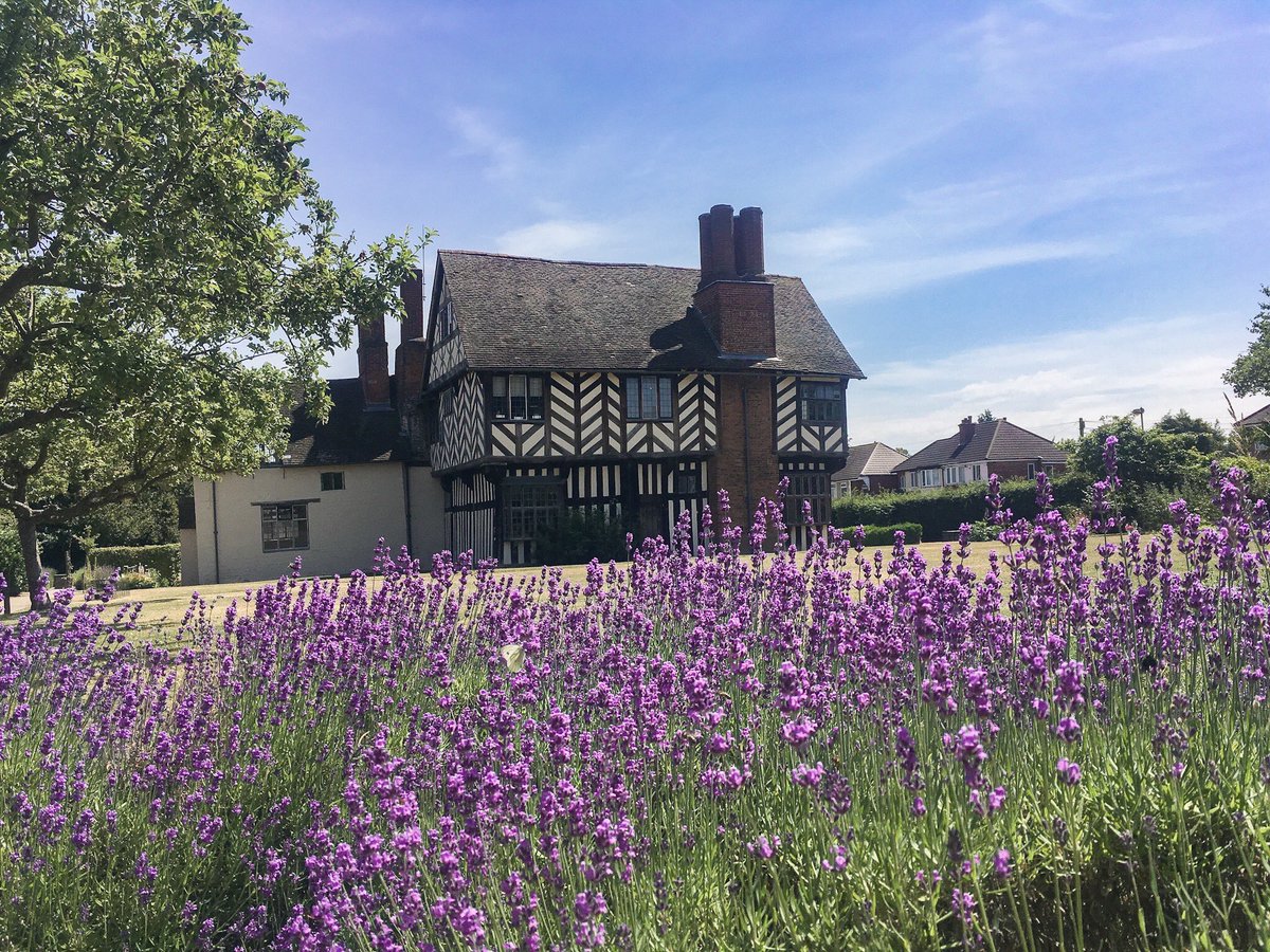 BHeritageWeek's tweet photo. Today is national #GetOutsideDay. Why not make the most with a visit to @AstonHallMuseum, @Sarehole_Mill, @Blakesley_Hall or @BhamBotanicalGd? https://t.co/RLbaWEVa6a