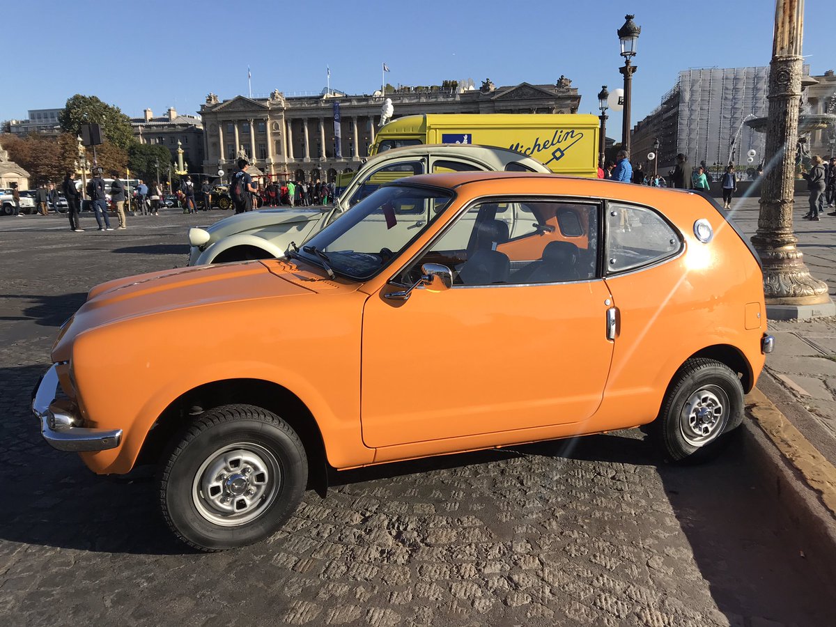 Motorfan I フランス車を中心にヨーロッパ車がほとんど そのなかで2台だけ日本車がありました ちょっと誇らしい パリモーターショー ホンダ S800 Motorfan I フランス車を中心にヨーロッパ車がほとんど そのなかで2台だけ日本車がありました ちょっと誇らしい パリモーターショー ホンダ S800