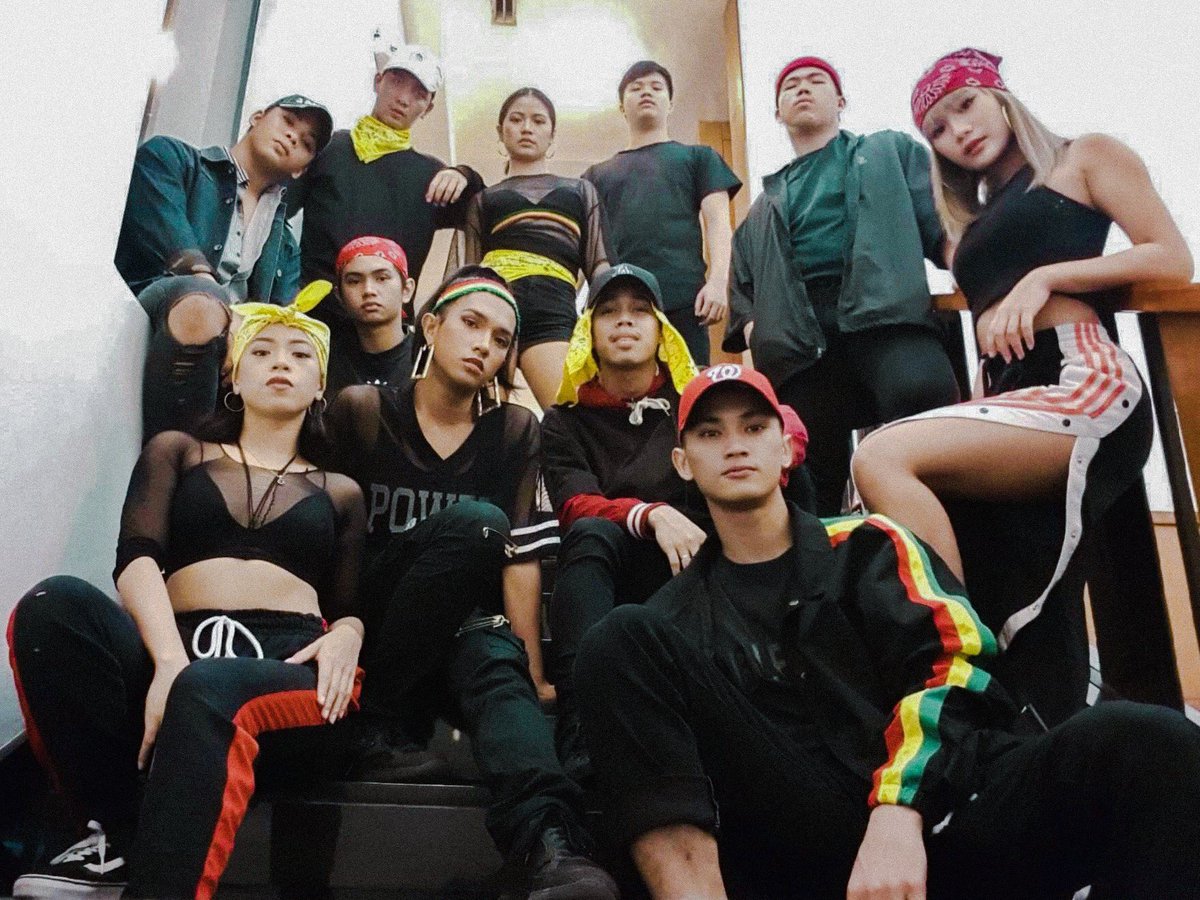 officialpid's tweet photo. Thank you for having us last night @FEUsionOfficial and also congrats on you successful concert! 💃🏻#FEUsionInMotion #bonvoyage https://t.co/KNNRN3Qicr