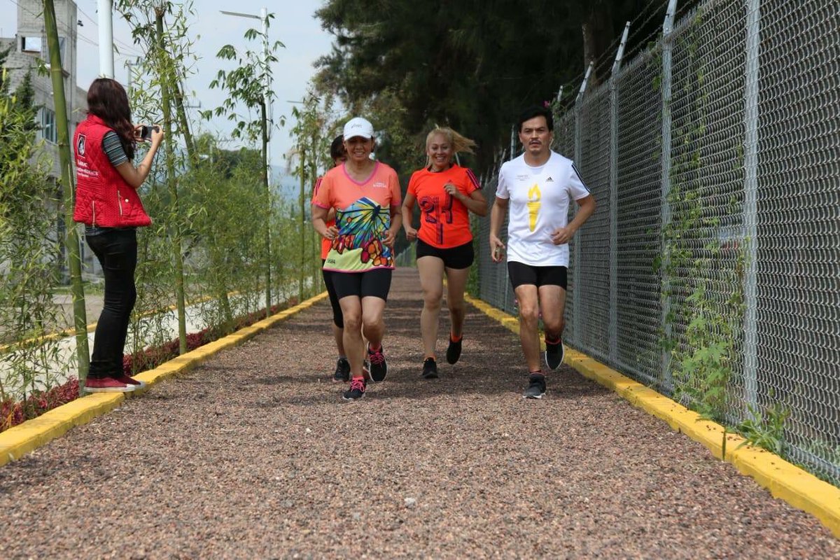TlahuacRenace's tweet photo. ¡Hoy domingo!

Es una excelente oportunidad para que conozcas con tu familia y amigos la nueva #TrotaPista y #CicloVía , e inicies tu día ejercitándote, ubicada en calle Rafael Castillo, col. #SanJosé.

Con #ObrasParaTúBeneficio  #HacemosComunidad @arturomedinap https://t.co/PP7xFD8Ne3