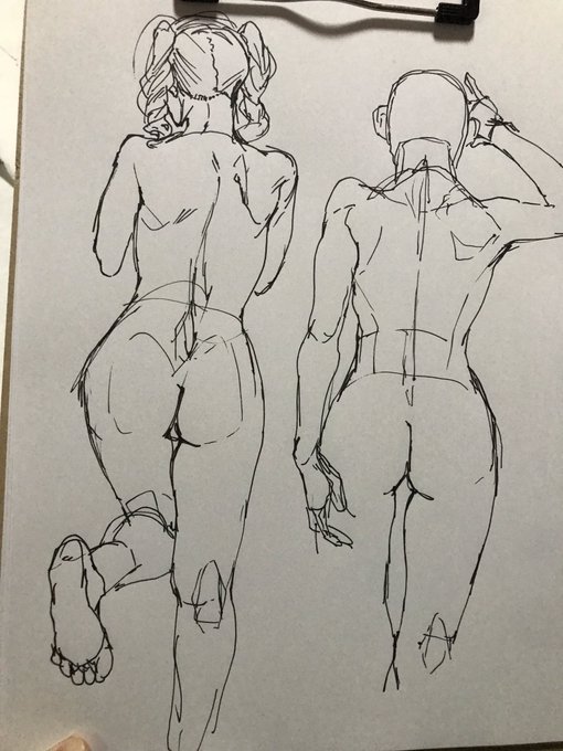 ポーズ集の模写とかしてた 