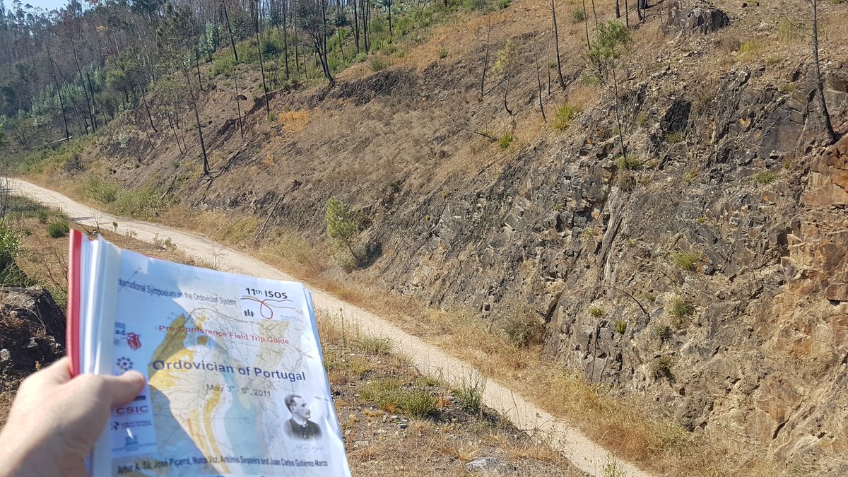 mikaelcalner's tweet photo. High quality field guides are so important! This helped to understand the stratigraphy at Rio Ceira. Thanks! @igcp653 @LundGeology @FC_UL https://t.co/jE47BTat50