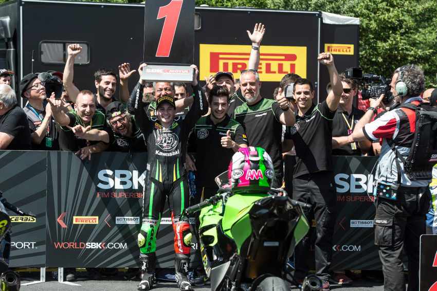 LaLigaPlus's tweet photo. 📆30/09/2018

Nunca en la historia una mujer había ganado un Mundial de motociclismo de velocidad. Hasta hoy 🙌🏼

Es Ana Carrasco. Es española. ¡Y es campeona del Mundo! 🏆¡Enhorabuena! https://t.co/iHCiSdhi8b https://t.co/4Ug6Oe0o7h
