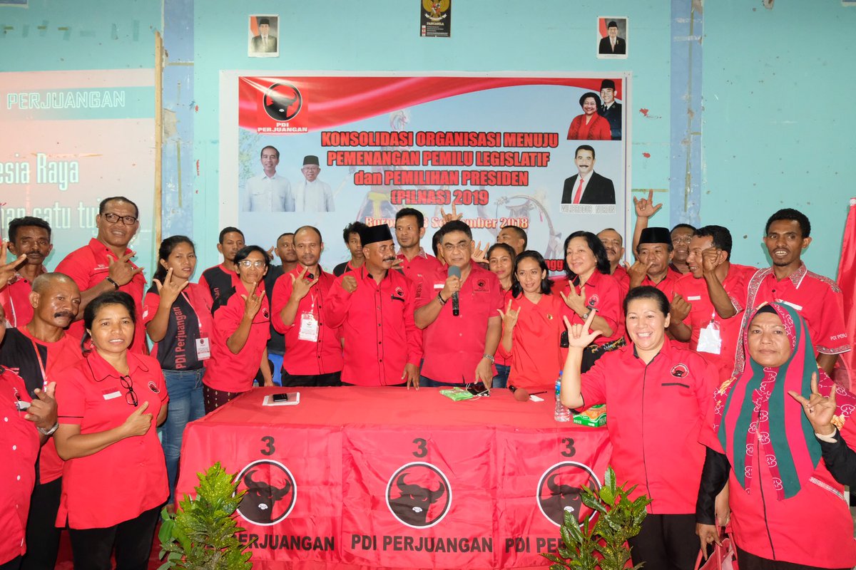 AndreasPareira's tweet photo. Rapat Kerja Cabang PDI Perjuangan Kabupaten Manggarai Timur. Mari kita menangkan Pemilu Legislatif dan Pemilu Presiden tahun 2019. Merdeka! 

#JokowiMaruf #Jokowi #PDIPerjuangan #Megawati #AndreasPareira #NTT #Flores #Lembata #AlorPantar https://t.co/hCtAHvaBzI