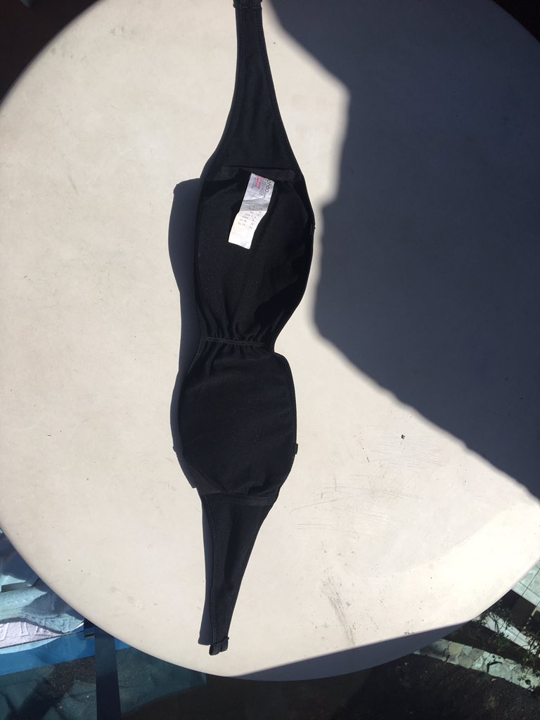 RiaB_'s tweet photo. @boohoo I’ve worn this bikini top once and it’s already broken! I’ve got a receipt and I’m really really disappointed with the quality because I’m now on holiday, one bikini top short! https://t.co/xeXAdrpbR3