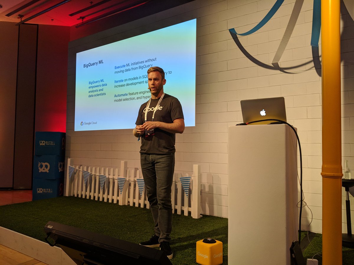 Roldiesel's tweet image. Linear &amp;amp; logistic regression in Big Query 😍😍😍😍😍😍 Cc: @felipehoffa 

#BigQuery #BigQueryML #ML #bits18