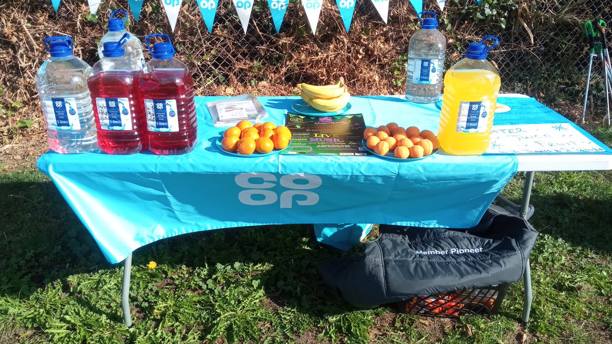 se_shol_com's tweet photo. A great morning with @StPatricksSoton  sponsored beach cleaning with @WestonShore  and the co-op providing much needed refreshments and fruit @Petrolheadnelly @donnaAburrow @CatMembePioneer  @coopukcolleague  @coopuk  #BeingCoop #LocalCommunity https://t.co/ZUqxCTUwYF