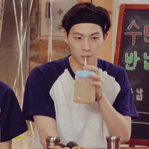 to_jaebum's tweet photo. By the way you can request me anything https://t.co/IGqyrmdr63