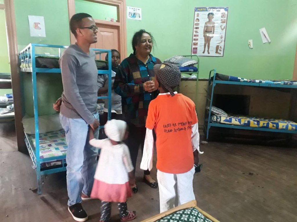amirabiy's tweet photo. ዛሬ በካንሰር በሽታ ታመው በቀጠሮ ህክምና በመጠባበቅ ላይ የሚገኙ ህፃናትን በማቆየት የሚንከባከበውን Tesfa Addis Parents Childhood Cancer Organization - TAPCCO የበጎ አድራጎት ድርጅትን በመጎብኘቴ ደስ ብሎኛል። መልካም ዕለተ ሠንበት! https://t.co/wD4Ce0gmx1