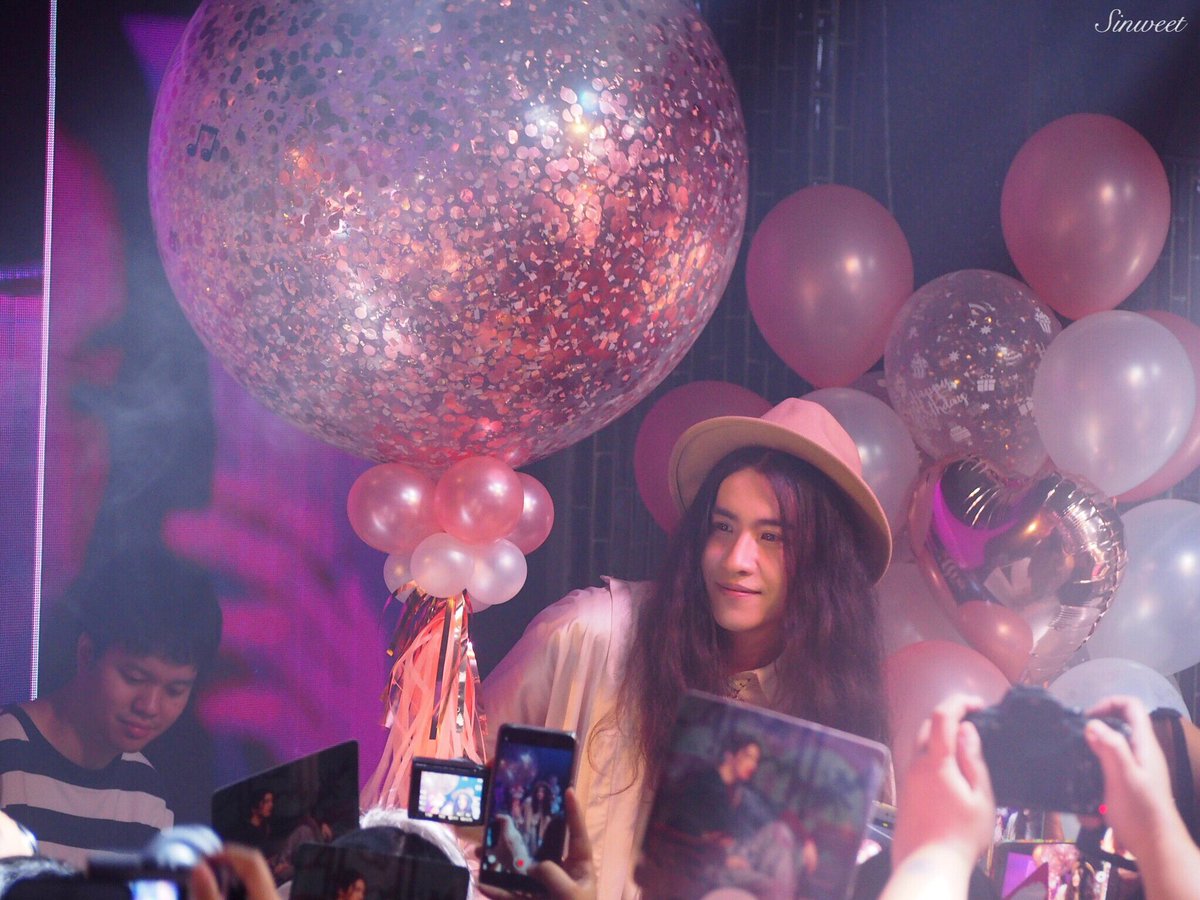 sinweet's tweet image. 💕💕💕 น่ารักไปหมดเลยวันนี้ 😚

#Sinbirthdayevelive2018
#Sin
#Sinofficial