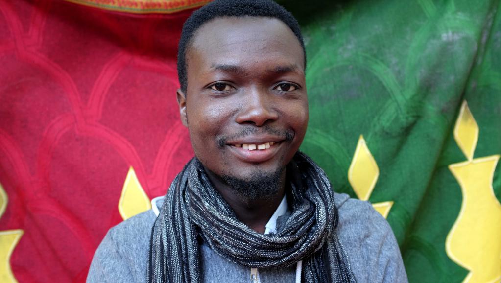 RFI's tweet photo. Le Prix RFI Théâtre 2018 décerné à Sedjro Giovanni Houansou (Bénin) https://t.co/LrR84lxWPj https://t.co/HjnbhY7rWT