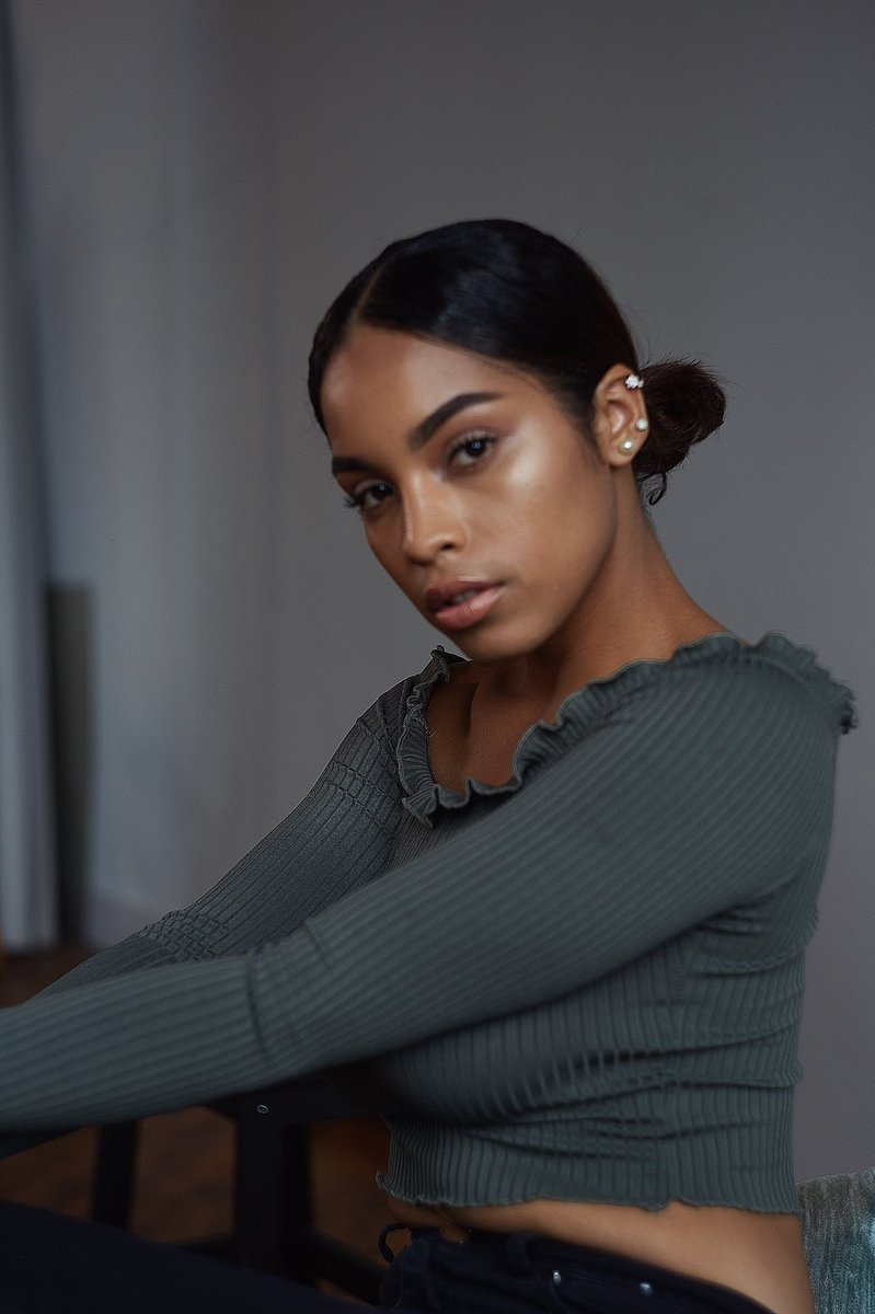 Just_Ikhene's tweet photo. The Rican Chica!👩🏻🇵🇷 shots by myself @ikhene on IG #Portraitmode #portraitphotography #hispanicbeauty https://t.co/zwIhhWLJb0