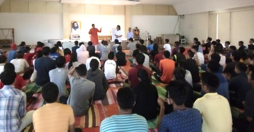 rajesh_kumar61's tweet photo. @ArtofLiving hosts Life Skills workshop (YES+) with @Aakarshankhuran on sidelines of #ATALConclave in Arunachal Prad. ~150 student delegates appreciated benefits of Yoga &amp; #SudarshanKriya  - focus, cocentration. Lot of fun with learning. Thank you @PemaKhanduBJP for your vision! https://t.co/kwj316Tbj2