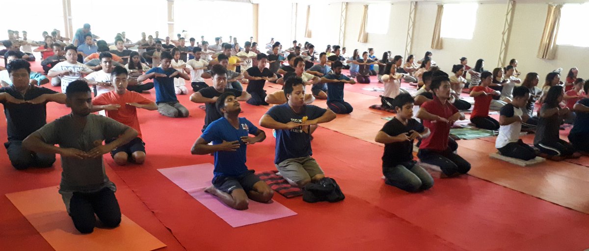 rajesh_kumar61's tweet photo. @ArtofLiving hosts Life Skills workshop (YES+) with @Aakarshankhuran on sidelines of #ATALConclave in Arunachal Prad. ~150 student delegates appreciated benefits of Yoga &amp; #SudarshanKriya  - focus, cocentration. Lot of fun with learning. Thank you @PemaKhanduBJP for your vision! https://t.co/kwj316Tbj2