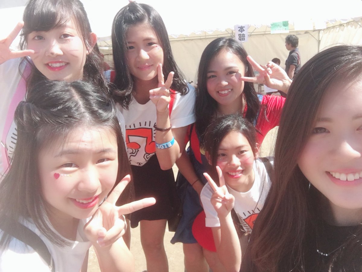 Ri________4's tweet photo. 2日目雨で最悪やったけど最高でしたラスト花園祭❤️❤️ https://t.co/V5tJhAEAJ0