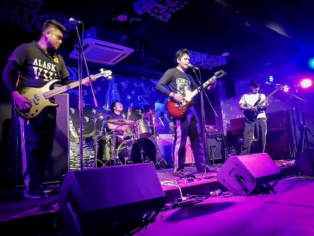 Assalamualaikum good evening All!
Yesterday was fun! Thank you for coming and thank you for helping us out friends! ✌️
#PJK #PendidikanJasmaniDanKesihatan #3Stripes