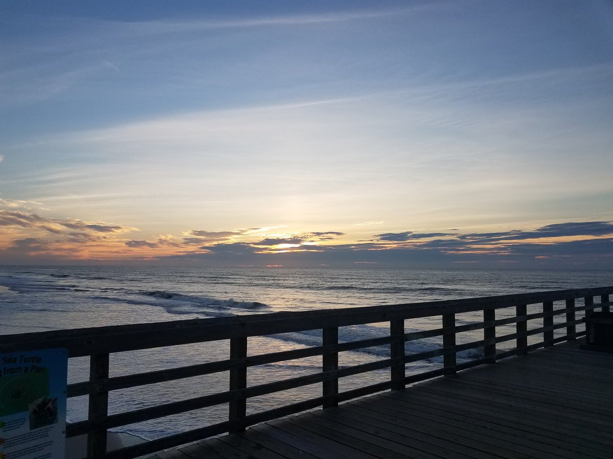 SurfCityPier's tweet photo. #SuNdAyFuNdAy at #SurfCityPier currently 70° with a NNE wind at 6mph... the tide is low...high is at noon today... they caught a little bit of everything last night..... where are you at... #MissingYourFace at #SCP #IslandLife #PierLife #Sunrise #TopsailIsland #FishHuntPhotos https://t.co/d7R6pxfbOr