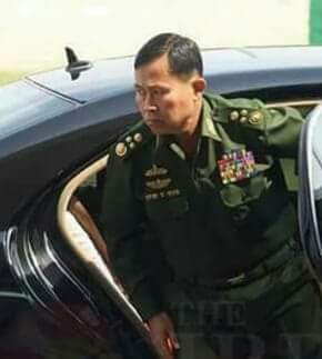 သတင္းေထာက္...  လက္ရွိျမန္မာနိုင္ငံအ
ေပၚICC နိုင္ငံတကာစစ္ခုံရုံးရဲ ့ဖိအားေပးမႈကို
ဘယ္လို ျမင္လည္း.....
ဒုကာခ် ဴ ပ္ၾကီး....ကြ်န္ေတာ္တို ့တပ္မေတာ္အ
ေနနဲ ့ICC ေတြဘာေတြစာရင္းထဲလည္းမထည့္ဘူး....
ဂရုစိုက္ေနမွာလည္းမဟုတ္ဘူး....