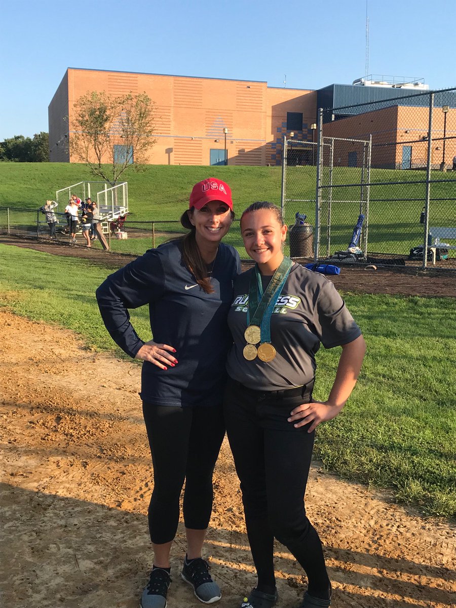 ApruzziAl's tweet image. Alyssa with had the privilege to train with another gold medal winner yesterday!  #leah amico