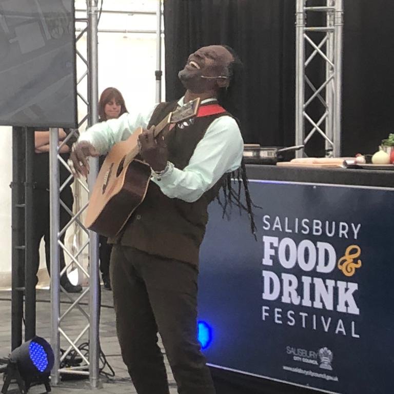 I'm in #Salisbury today alongside <a href="/paulranking/">paul ranking</a> and <a href="/JaneDevonshire/">Jane Devonshire</a> and it's an amazing day for cooking and singing. More love LR #unstoppablelr #caribbeansmokehouse #reggaereggaesauce