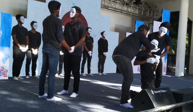 LIBA_Chennai's tweet photo. "Action speaks better than words", and the mime on "women empowerment" by liba students at Libazaar proved it once more. #libazaar #liba #WomenEmpowerment #creativity #lifeisbeyondawesome https://t.co/mwLBYmNigr