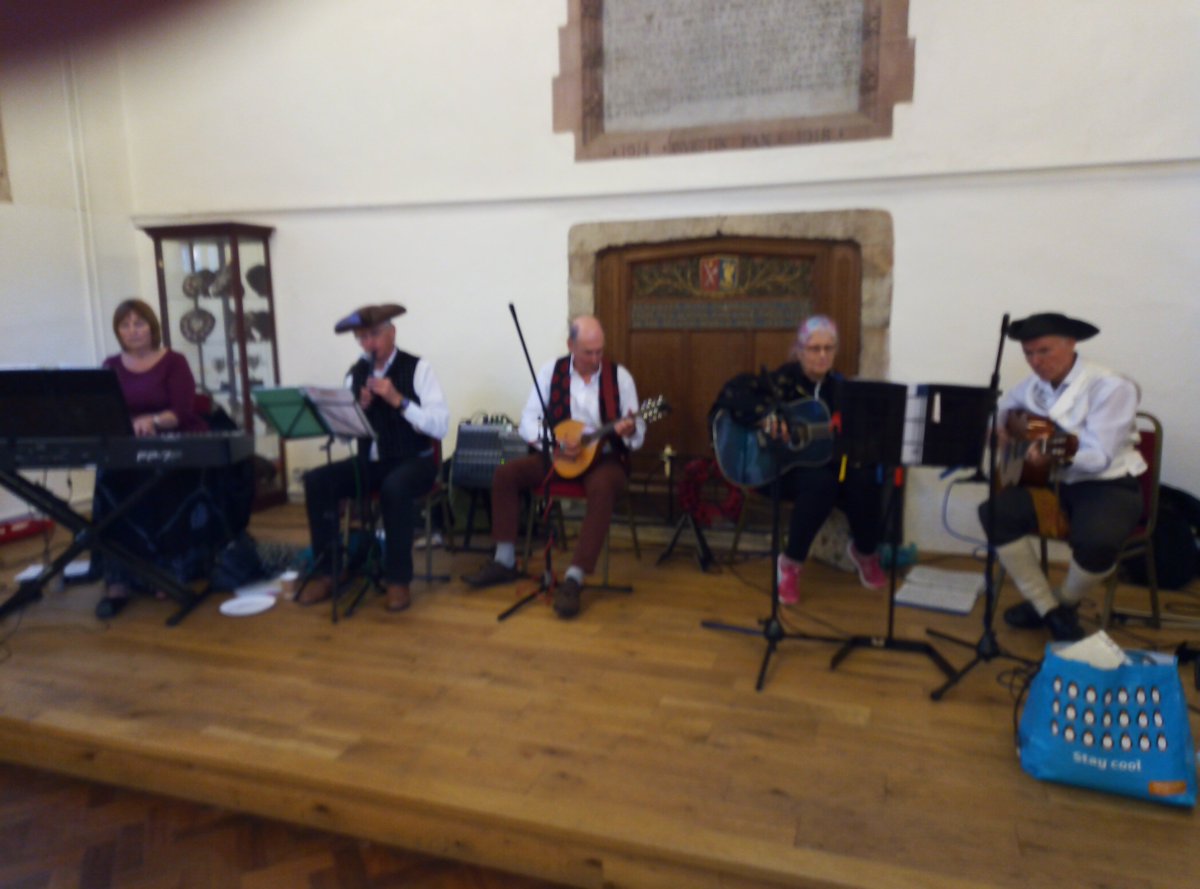 GranthDanserye's tweet photo. Delighted to perform for @HistoryHitTV @historyhit @KathrinBenoehr yesterday. Will look forward to an edited version for @Gravityfields https://t.co/JIpG8yLSZq